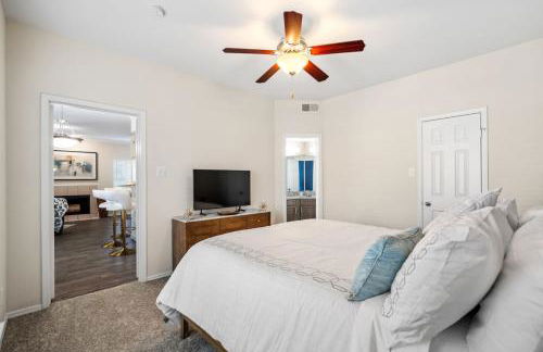 Upscale City Apartment with Pool , Fitness Center - Foto 14