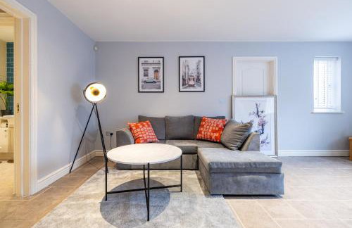 Shenley House- Premium Stay, Private Parking for multiple cars, Sleeps 6, 2 Bedroom, 2 Ensuites, Central MK - Foto 18