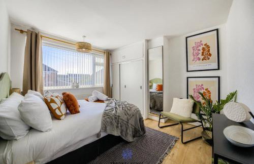 Coventry Spacious Luxury 3 Bed House, Private Parking, Sleeps 8, by EMPOWER HOMES - Foto 23