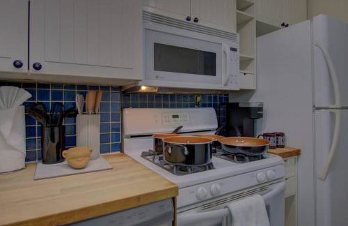 Book Now! 8-Min to Metro - King Bed- Old Town Central Retreat - Floyd's Freedom - - Foto 4