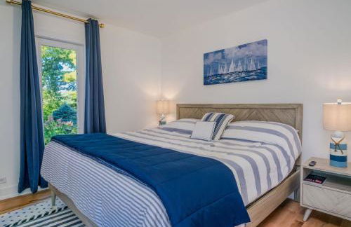 The Blue Sapphire 3BR 3BA Luxury Lakefront Home on Mineola Bay Stunning Views on Chain O Lakes - Photo 37