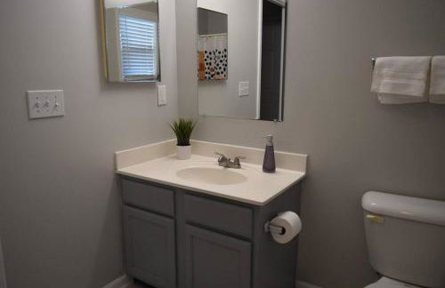 Home In Greenville 4 bedrooms, 4 beds, 2 baths - Foto 12