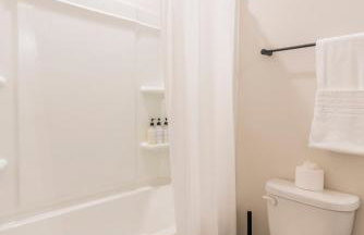 Spacious 4BR Near UNC Charlotte & Major Venues - Foto 44