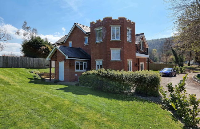 Plas Gwyrch Gatehouse - Foto 1