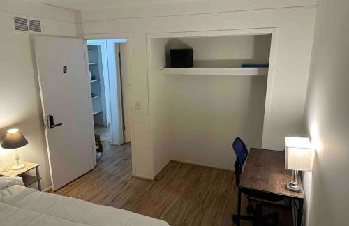 Spacious peaceful rm in home No Car No problem - Foto 10