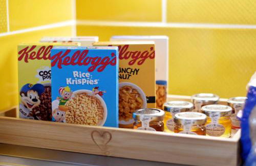 Modern Luxury 1 bed apartment with parking near Stansted Airport - Foto 16