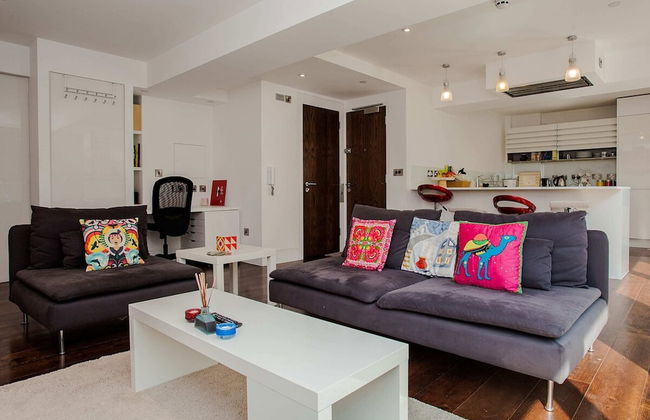 Exquisite 2 Bedroom Apartment In Bank - Photo 11