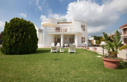 Villa Vincenza - Photo 1