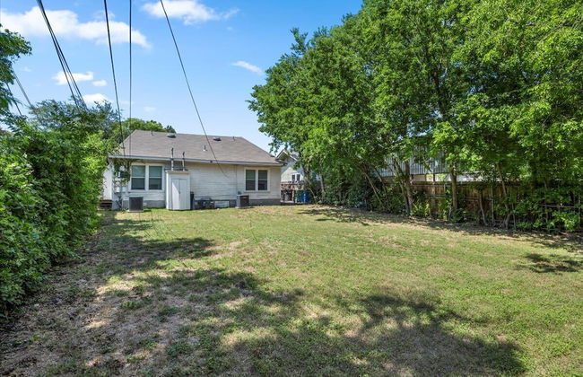 Charming 1BR Sanctuary w/ FREE Parking - Photo 20