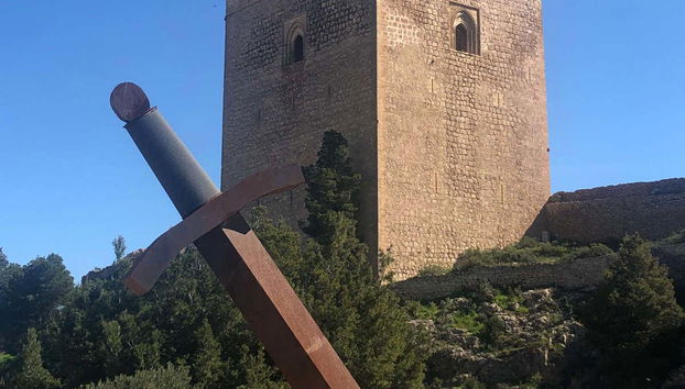 Entrada al Castillo de Lorca - Foto 2, Vista de la Torre Alfonsina y la espada