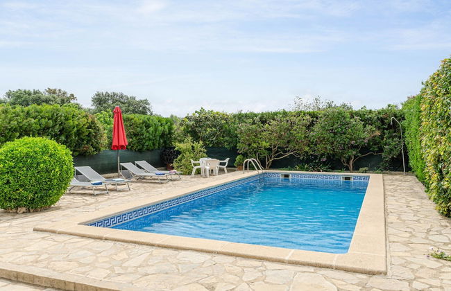 Peaceful Villa in Serene Retreat - Photo 27