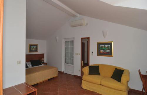 Holiday home Marina- beachfront, sea view and free parking - Photo 16