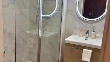 Downtown Limoges - Secure parking - Foto 3