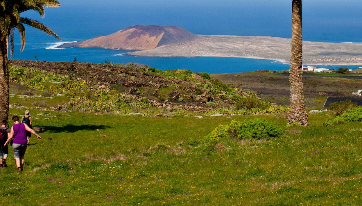 Trilha pelo vulcão de La Corona e Risco de Famara