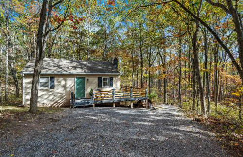 A Humble Abode - - Pet Friendly, Fire Pit, Deck, Grill, Wood Stove, Games, Wifi, 6 acres - Foto 1