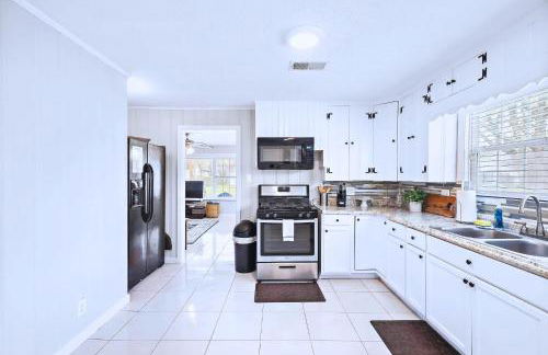 Baytown Getaway Patios BBQ Family-Friendly - Foto 16