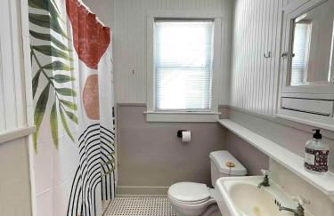 Historic & Chic Beaumont Getaway - Photo 12