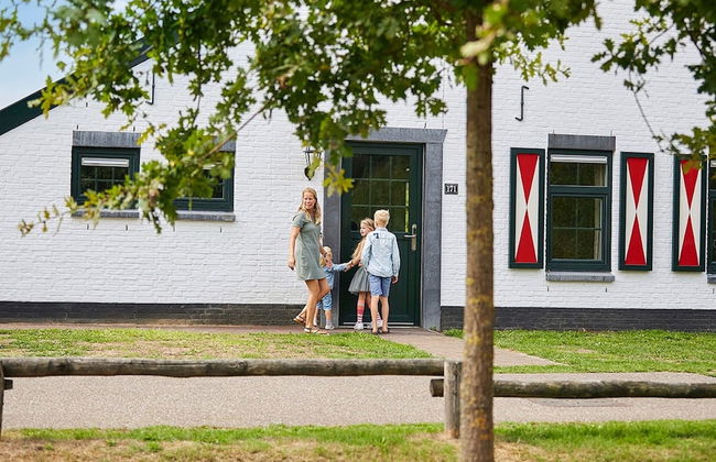 Beautiful Farm Villa With Large Garden in Limburg - Photo 23