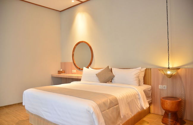 Maplewood Mountain 9BR with Heated Pool - Photo 13