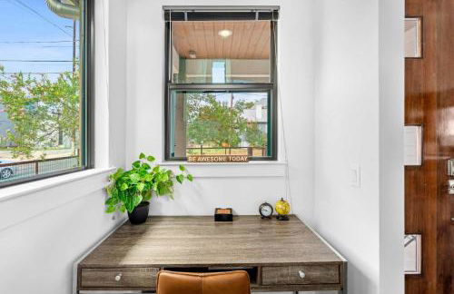 Walk to Restaurants & Entertainment on East Side - Foto 24