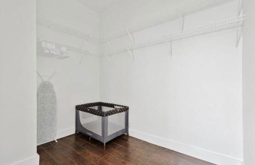 Gorgeous 4BR Holiday Home with Huge Yard and Pool - Foto 31