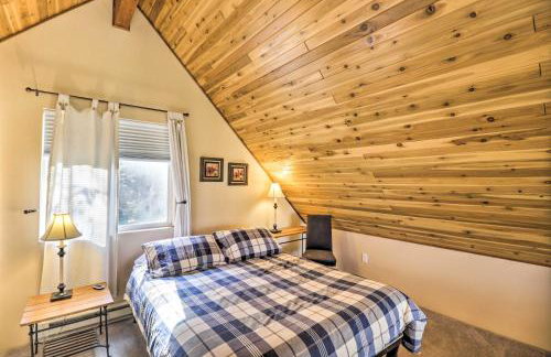 Riverfront Hungry Horse House with Large Deck! - Foto 16