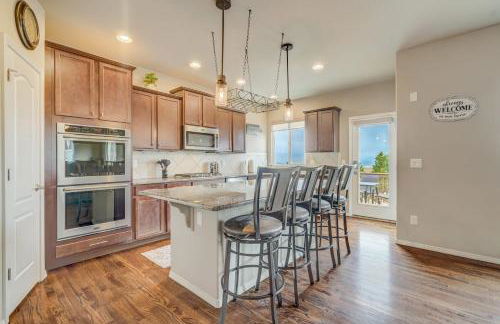 Mountain Breeze Villa w Mountain Views and Air Hockey - Foto 15