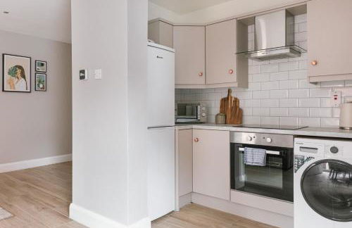 Luxurious 2 Bedroom City Centre Apartment Walking Distance to Everything Sleeps 6 - Foto 22