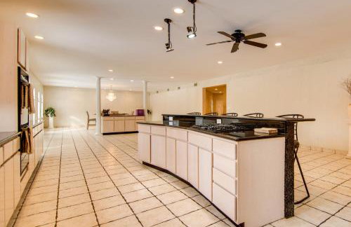 Hot Tub and Sauna Hoffman Estates Villa in Elgin! - Foto 9