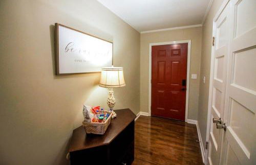 Luxury Midtown Home - Only a few blocks from FGH - Foto 58