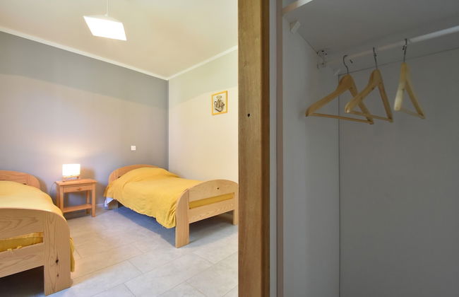 Holiday Home in Montclera With Sunny Garden, Playground Equipment and Private Pool - Foto 17