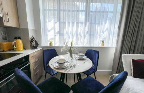 3-Bedroom with Balcony and Studio Apartments in St Johns Wood near Marylebone & Regents Park by NourNest Apartments - Foto 19