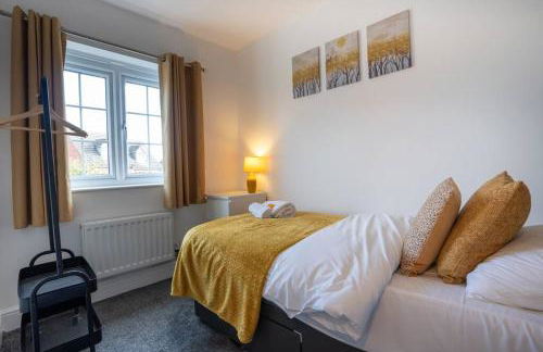 Stunning 3 bed House - Nr Kings Mill Hospital - 2 Parking Spaces, Wifi & Garden - Foto 12