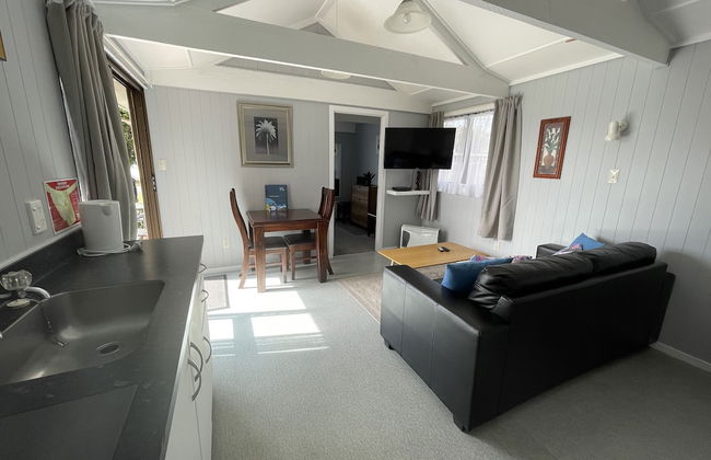 Motutere Bay Top 10 Holiday Park - Photo 32