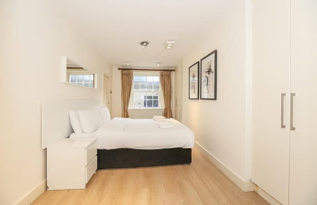 St. Stephen's Green Apartments - Photo 14