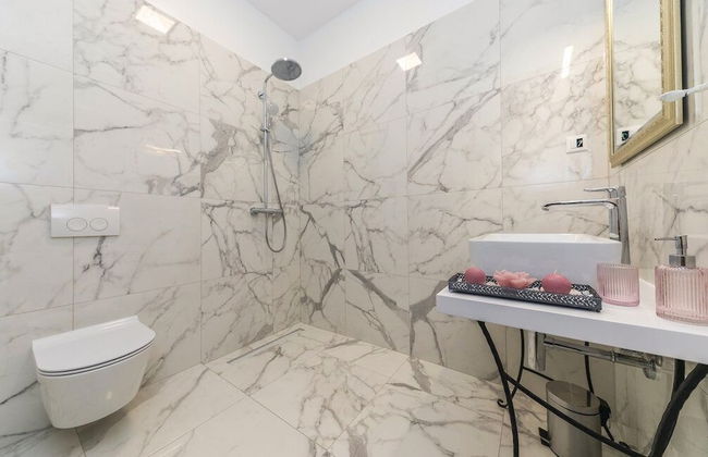 Beachfront Villa Baronessa with Pool - Photo 25