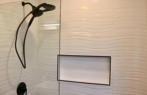 Modern La Cresta - Photo 15