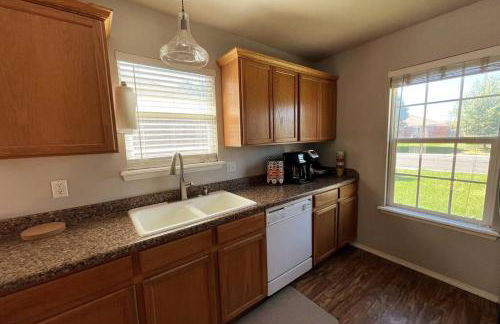 McKinley House Prime - Pool, Patio and Garage - Photo 9