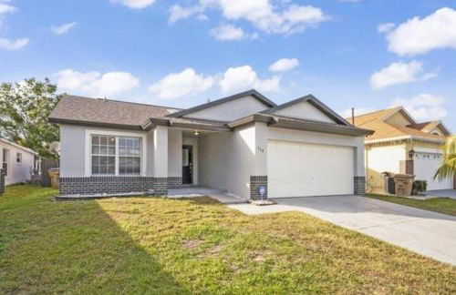 Retreat with Heated Pool in a Serene Community - Foto 23