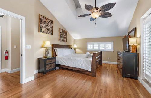 Florida Breeze l Hot Tub l Walkable - Foto 33