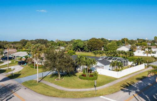 Heated PoolFire PitOutdoor KitchenCorn Hole - Foto 42