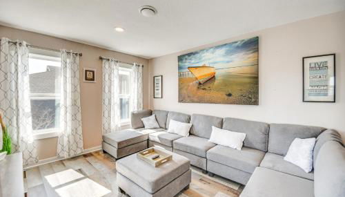 Bright Kitty Hawk Home with Hot Tub, Walk to Beach! - Foto 4