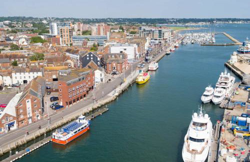 Sun-Soaked- Charming Views Overlooking the Harbour - Foto 8