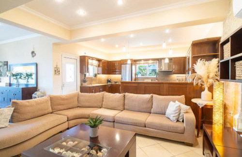Kondarini Sea View Villa, Just 290m from the beach, by ZanteWize - Foto 25