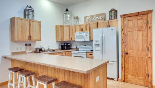 Lake Minocqua Condo with Shared Fire Pit! - Foto 2