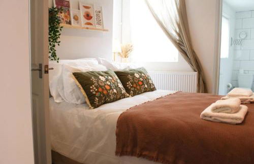 #55 Spacious2BR End-Terrace in Kensington Sleeps 6 - Foto 1