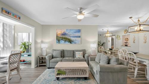 Siesta Key 2-Bedroom Condo with Pool - Photo 2