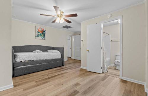 The Mid-Century Hub Close to Everything - Photo 27