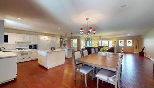 The 19th Hole Lakeside - Photo 3