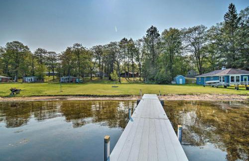 Lake Livin Cozy Cabin with Dock, Bar, 2 Kayaks - Foto 23